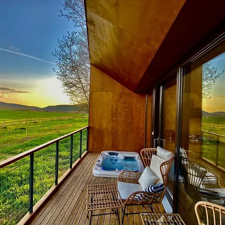 מלון Treehouses Kapolcs